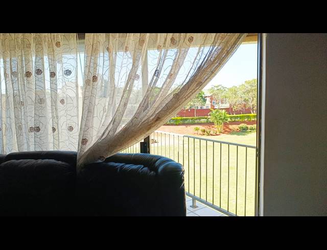 3 BEDROOM FLAT TO LET IN MOUNT EDGECOMBE